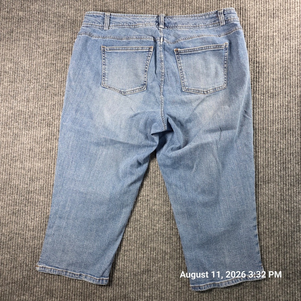 Chaps Womens 16W Light Wash Denim Capri Jeans Cropped Stretch Blue Pants - Picture 4 of 7